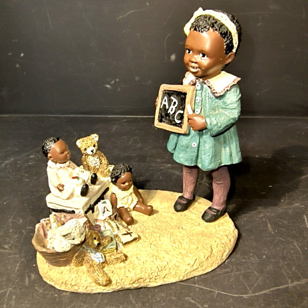 1839.  Endearing Memories Figurine La Shay 8013 Please Pay Attention by Holcombe